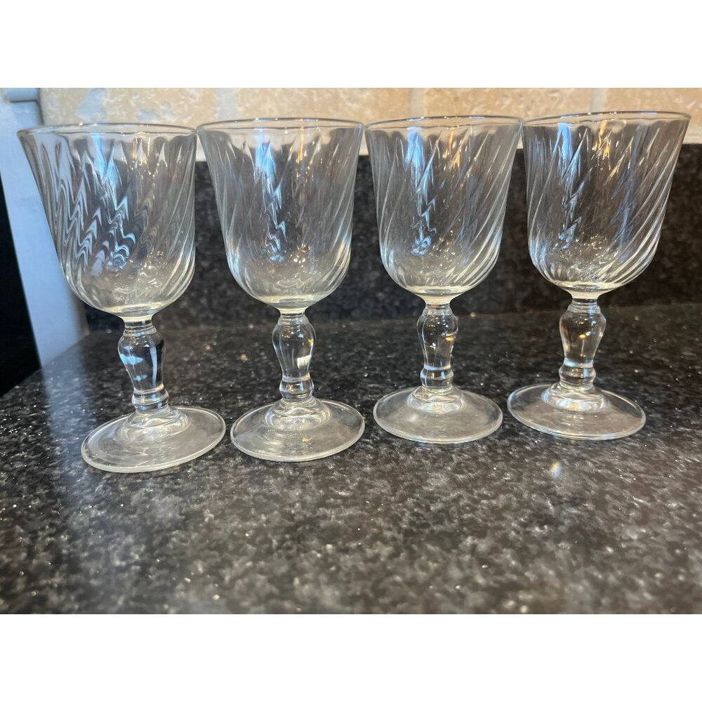 Vtg Arcoroc Rosaline Clear Set Of Four Tall 4" Liqueur Glasses With Swirl Glass
